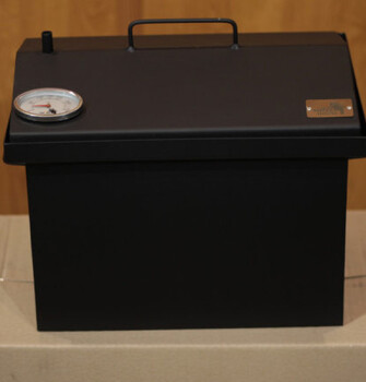 Коптильня для горячего копчения с крышкой "Домик" (400 х 300 х 310) окрашенная с термометром